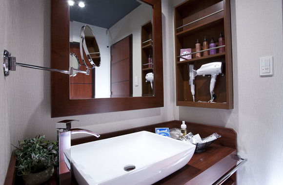 HOTEL ALFA -STANDARD ROOM 303