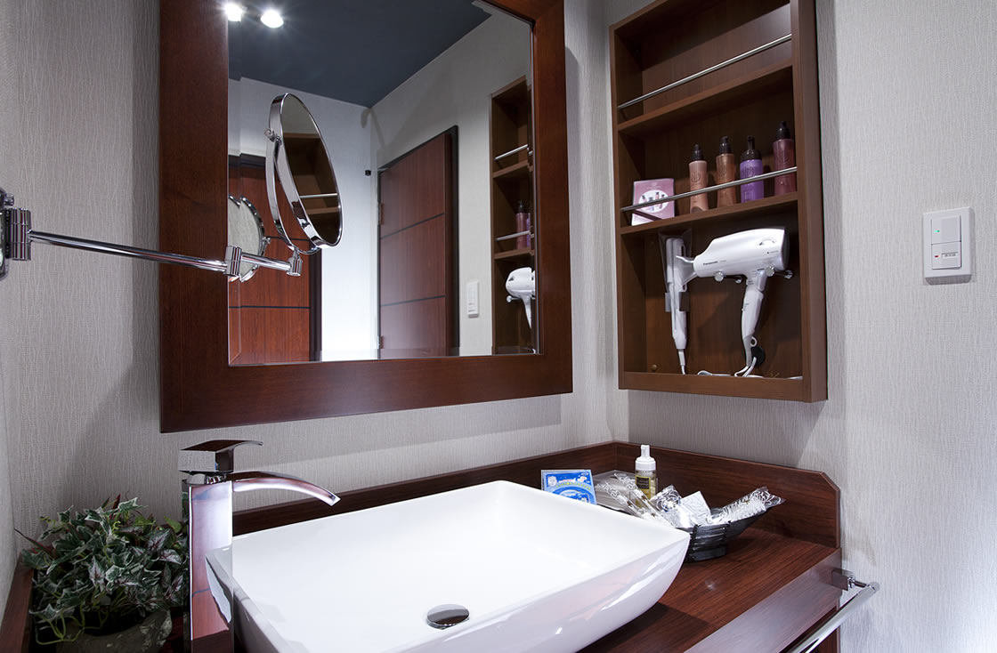 HOTEL ALFA -STANDARD ROOM 303