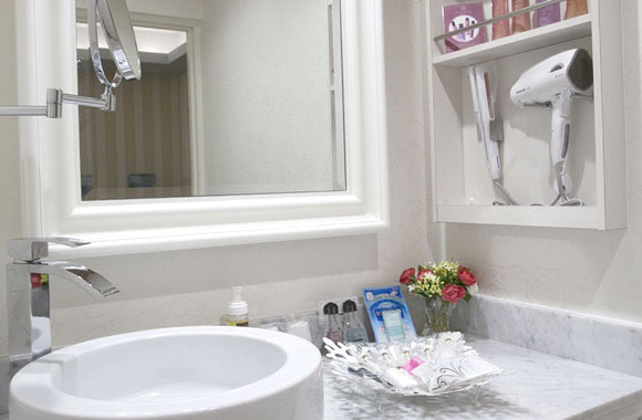 HOTEL ALFA -STANDARD ROOM 408