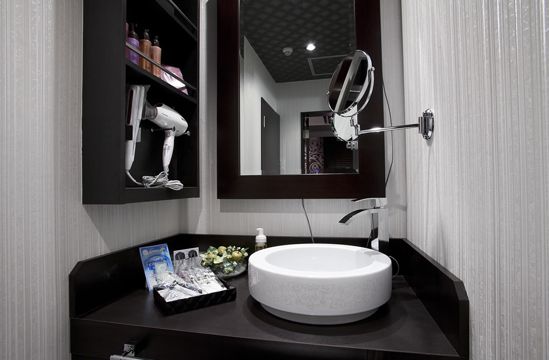 HOTEL ALFA -STANDARD ROOM 206