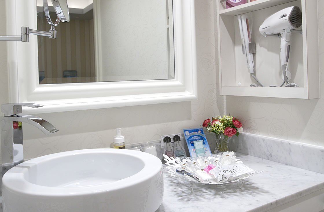 HOTEL ALFA -STANDARD ROOM 408