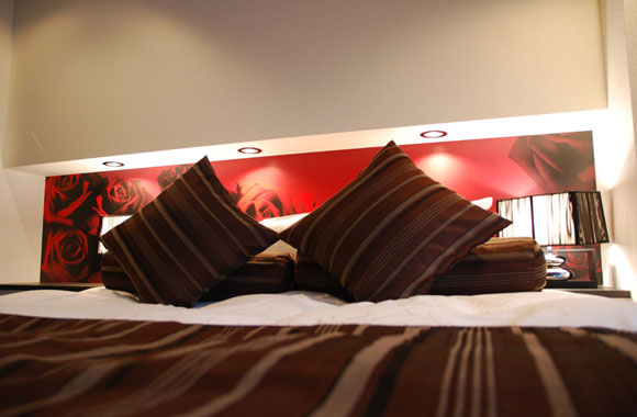 HOTEL ALFA -STANDARD ROOM 208