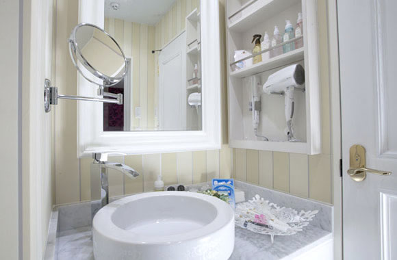 HOTEL ALFA -STANDARD ROOM 410